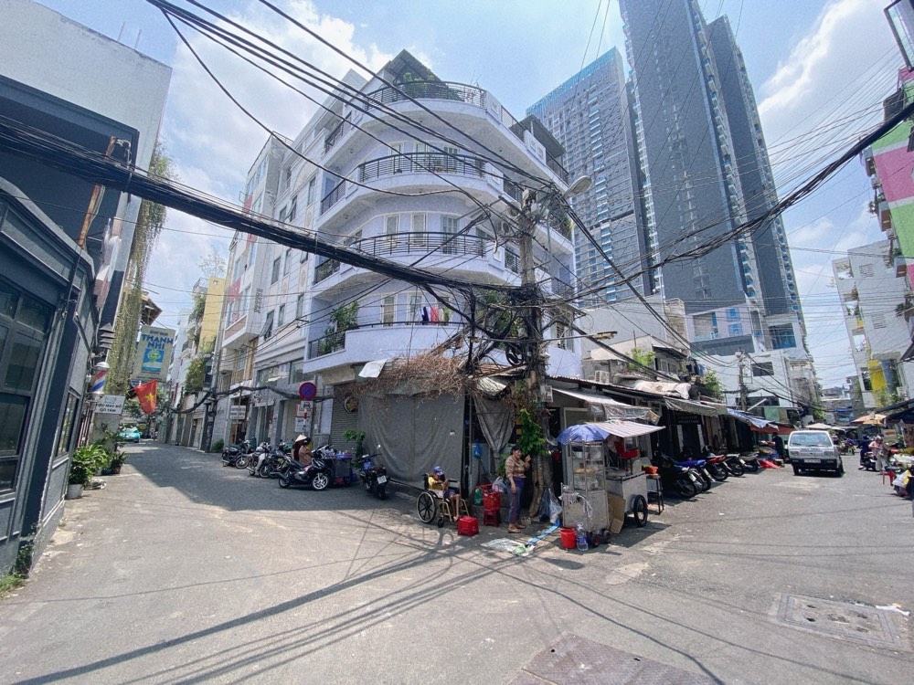 Bán nhà hẻm đường Nguyễn Trãi, Quận 1
