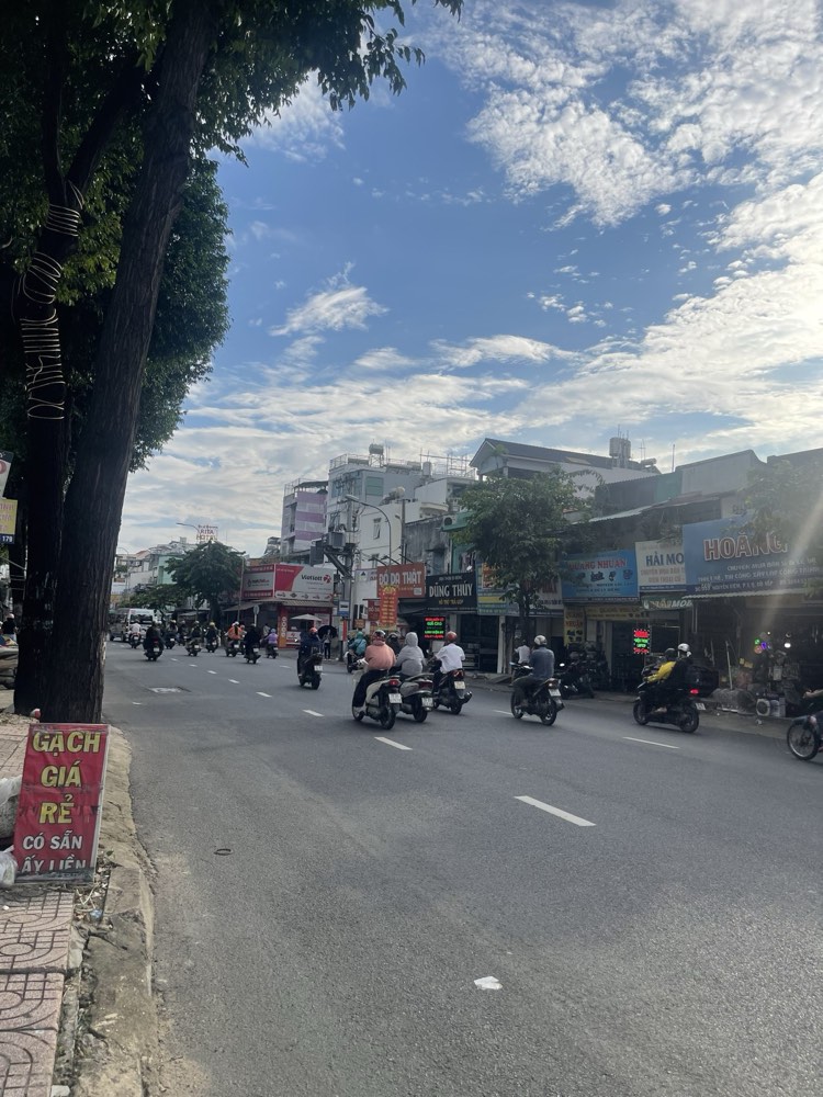 Bán nhà mặt tiền Nguyễn Kiệm, Gò Vấp