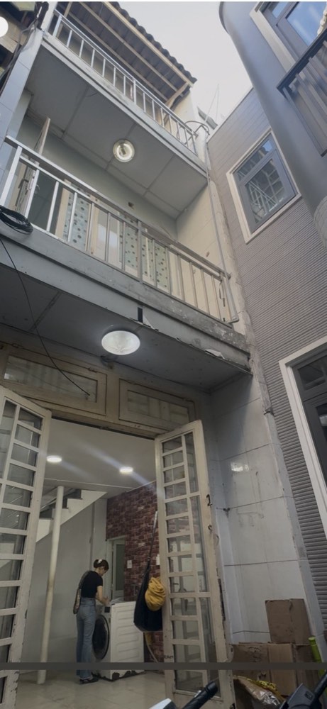 Bán nhà hẻm 165 Cống Quỳnh, Quận 1