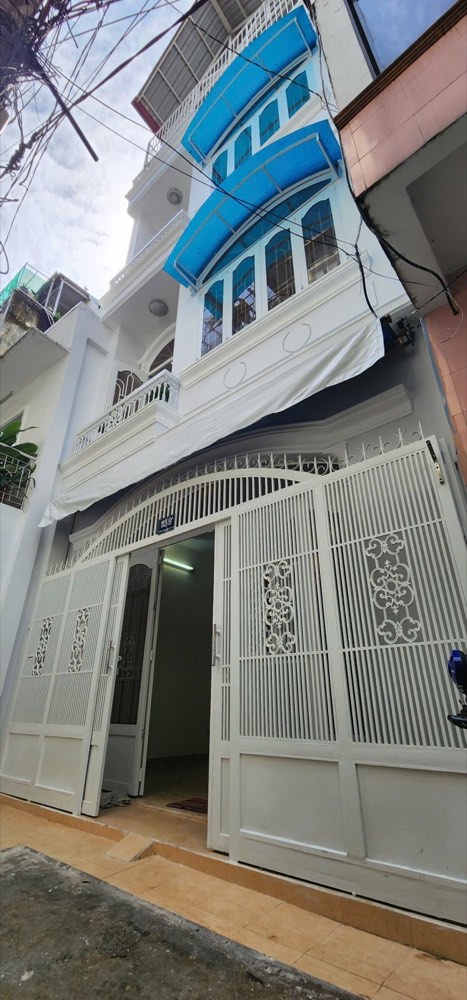 Bán nhà hẻm 113 Trần Quang Diệu, Quận 3