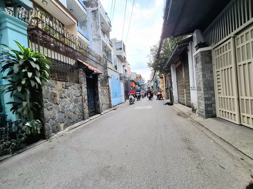 Bán nhà hẻm đường Cách Mạng Tháng Tám, Tân Bình