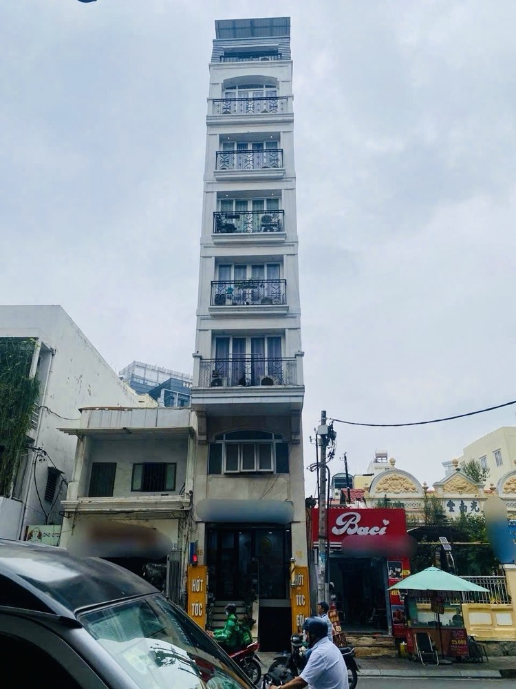 Bán nhà mặt tiền Trần Quang Khải, Quận 1