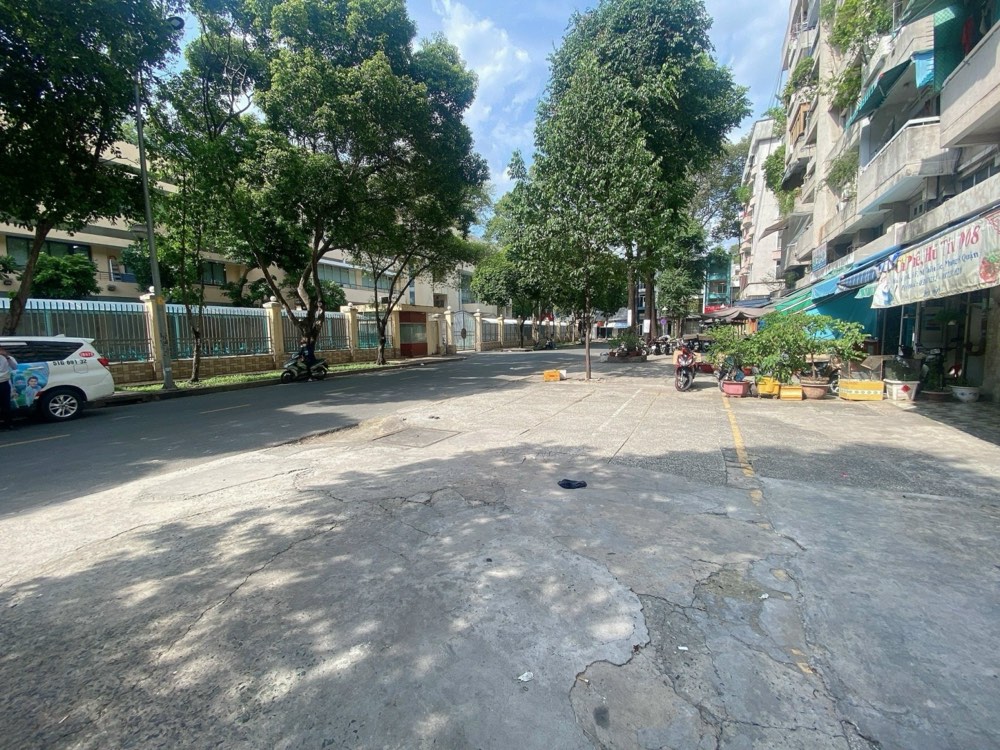 Bán nhà mặt tiền Lô F Mạc Thiên Tích, Quận 5