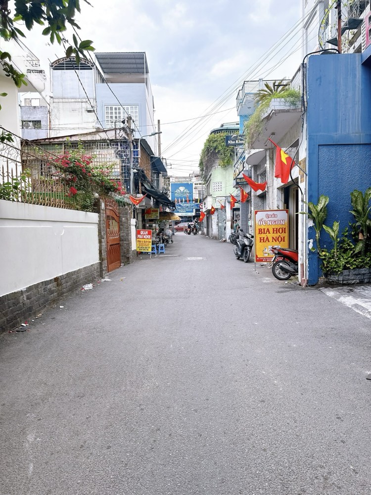 Bán tòa nhà hẻm đường Cách Mạng Tháng Tám, Quận 3