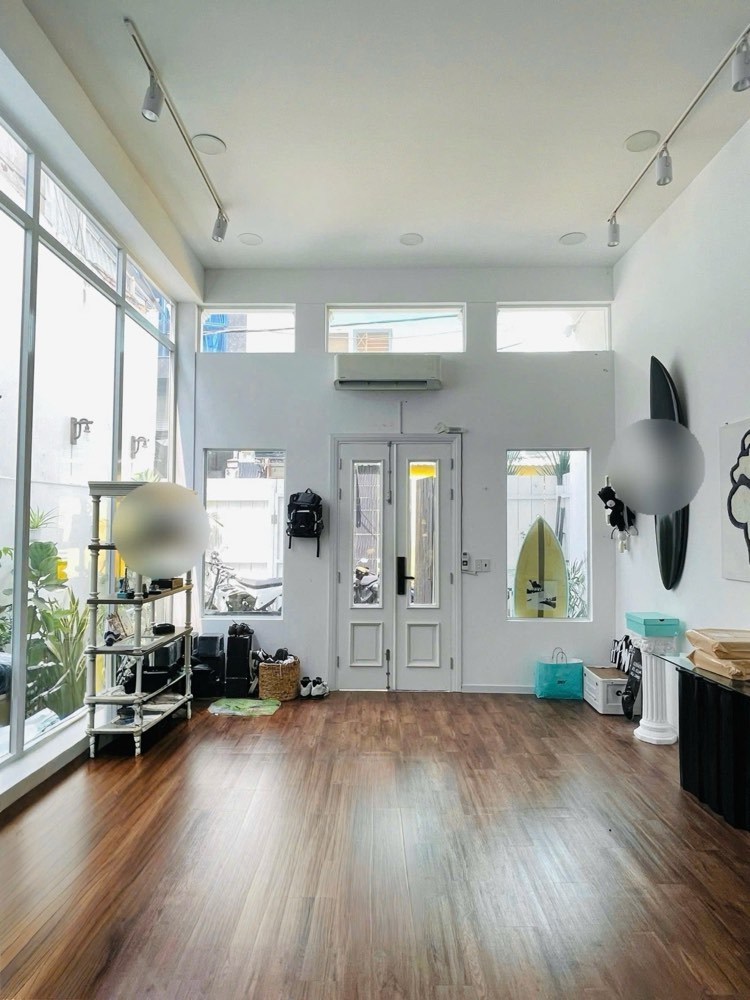 Bán nhà hẻm 121 Lê Thị Riêng, Quận 1