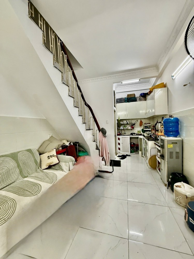 Bán nhà mặt tiền Trường Sa, Quận 3