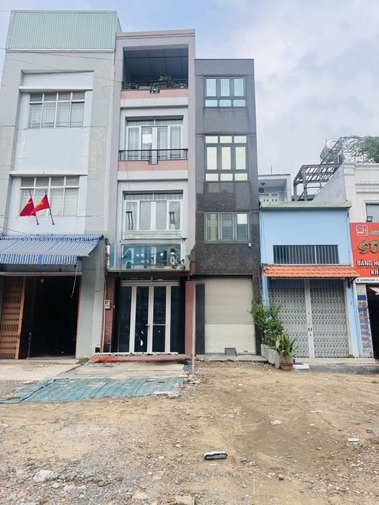 Bán nhà mặt tiền Trường Chinh, Tân Bình