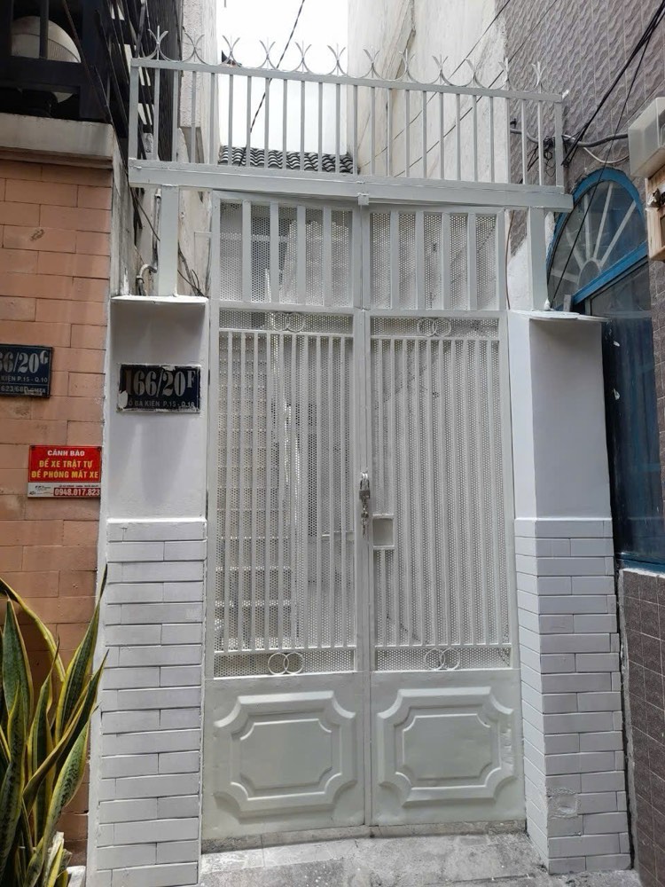 Bán nhà hẻm 166 Hồ Bá Kiện, Quận 10