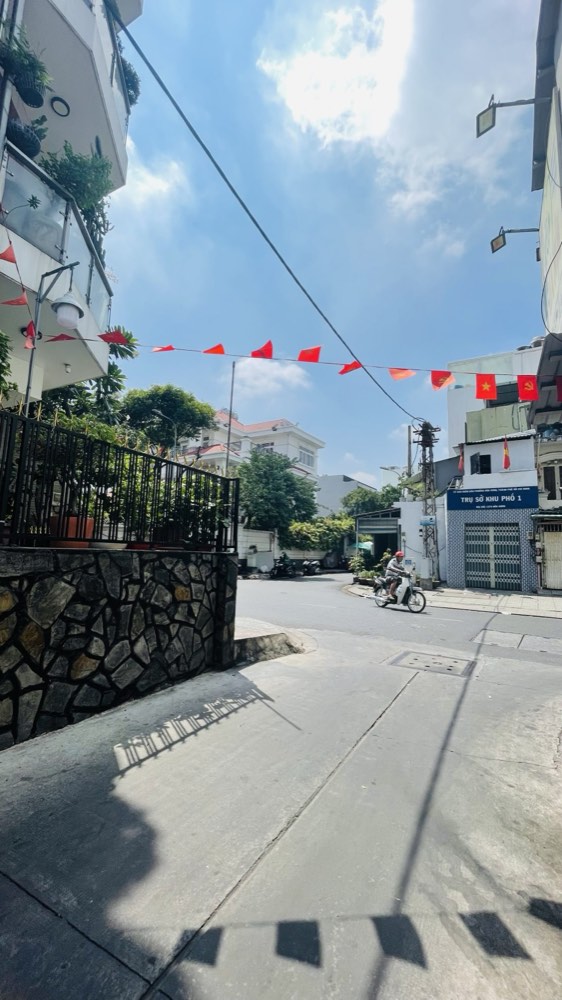 Bán nhà hẻm 246 Hoà Hưng, Quận 10