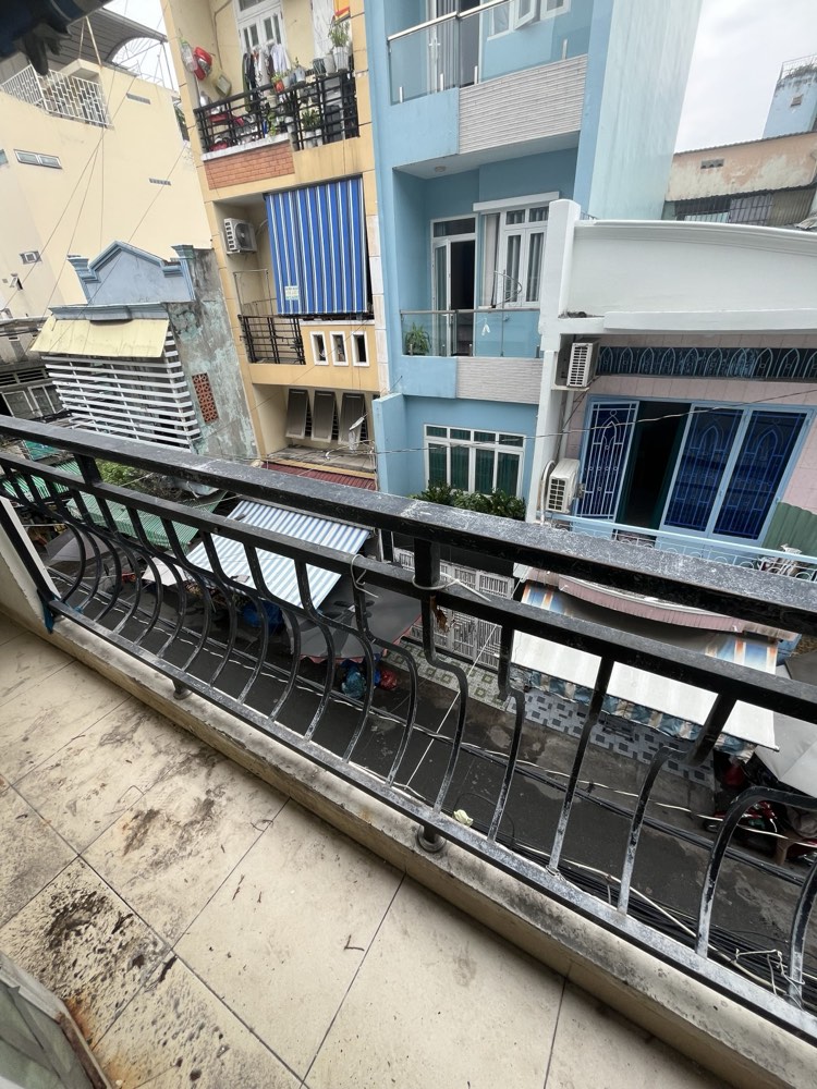 Bán nhà mặt tiền Nguyễn Ngọc Lộc, Quận 10