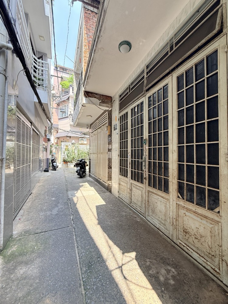 Bán nhà hẻm 229 Bùi Thị Xuân, Tân Bình