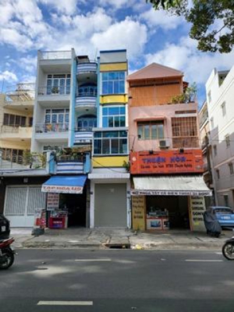 Bán nhà mặt tiền Hùng Vương, Quận 10 - ảnh 1