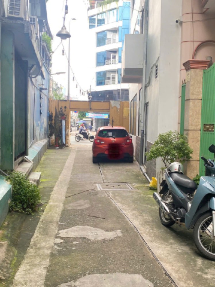 Bán nhà hẻm 106 Nguyễn Văn Cừ, Quận 1