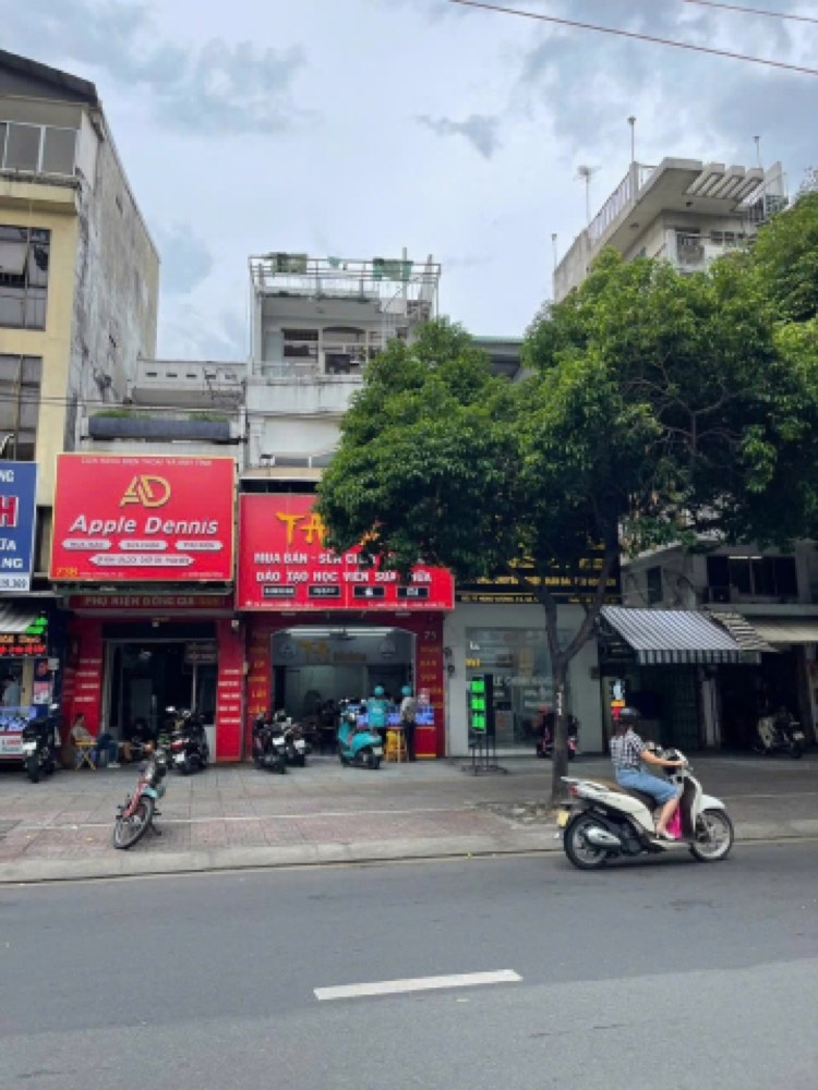 Bán nhà mặt tiền Hùng Vương, Quận 5 - ảnh 1