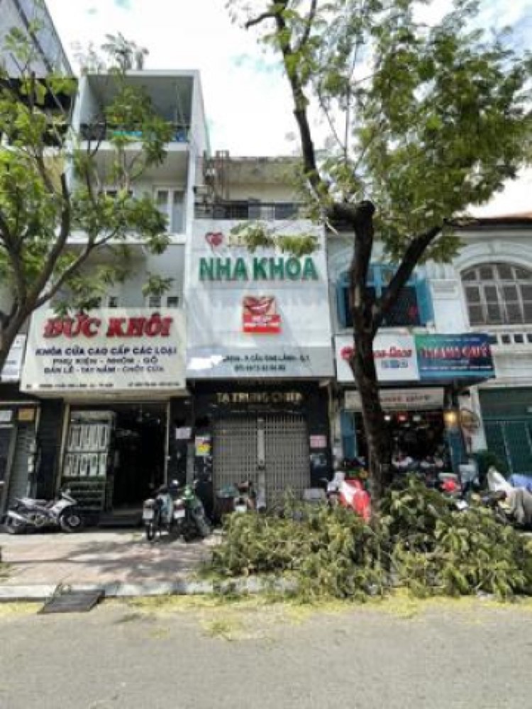 Bán nhà mặt tiền Yersin, Quận 1 - ảnh 1
