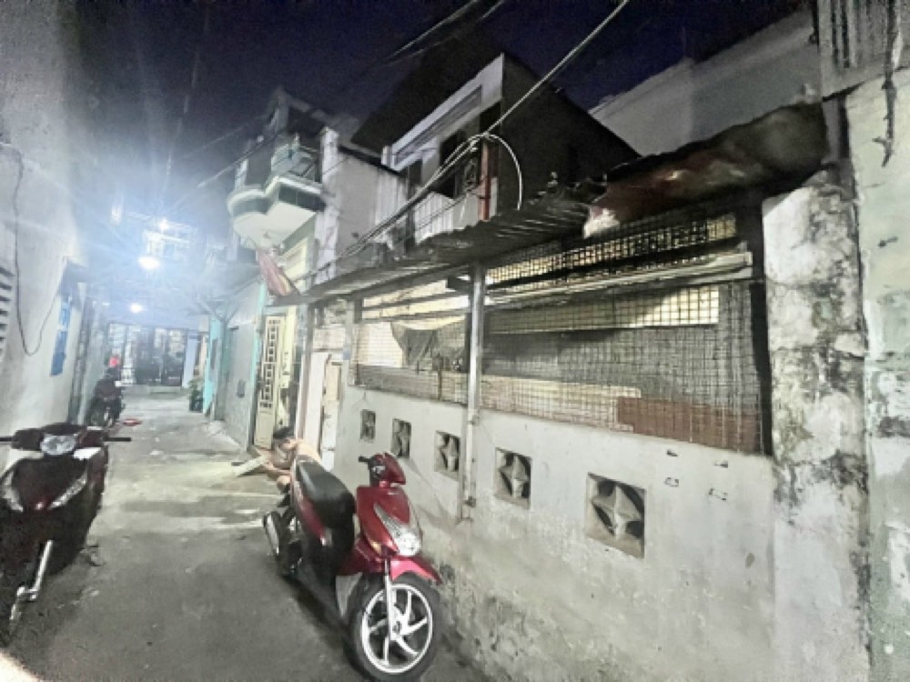 Bán nhà hẻm 480 Cách Mạng Tháng Tám, Quận 3 - ảnh 1