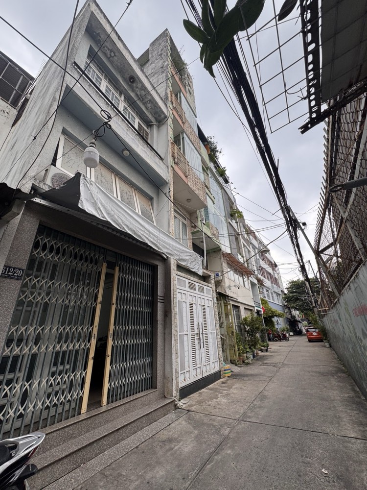 Bán nhà hẻm 612 Võ Văn Kiệt, Quận 1