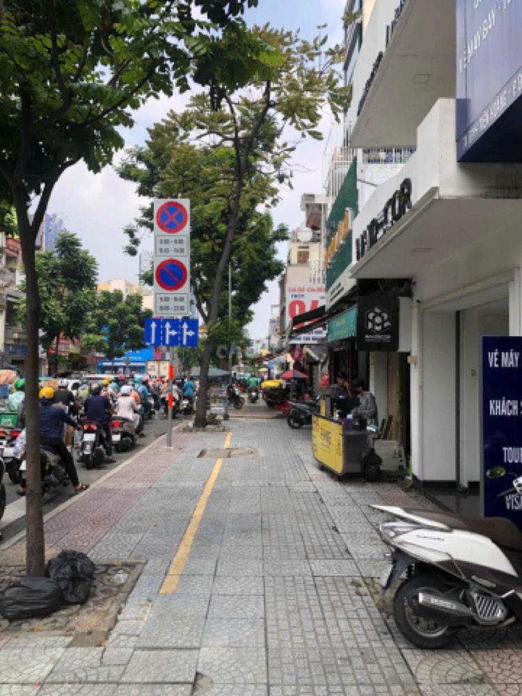 Bán nhà mặt tiền Đinh Tiên Hoàng, Quận 1 - ảnh 1
