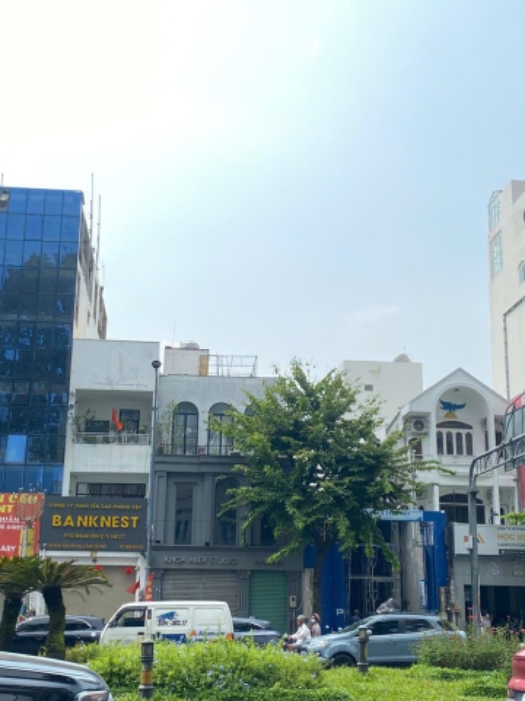 Bán nhà mặt tiền 99 Trần Quốc Hoàn, Tân Bình
