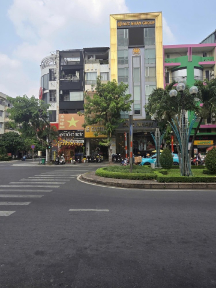 Bán nhà mặt tiền Phan Xích Long, Phú Nhuận - ảnh 1