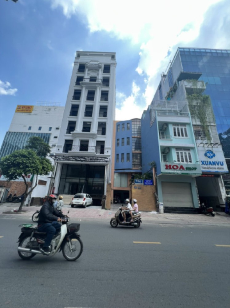 Bán nhà mặt tiền 100 Cao Thắng, Quận 3 - ảnh 1