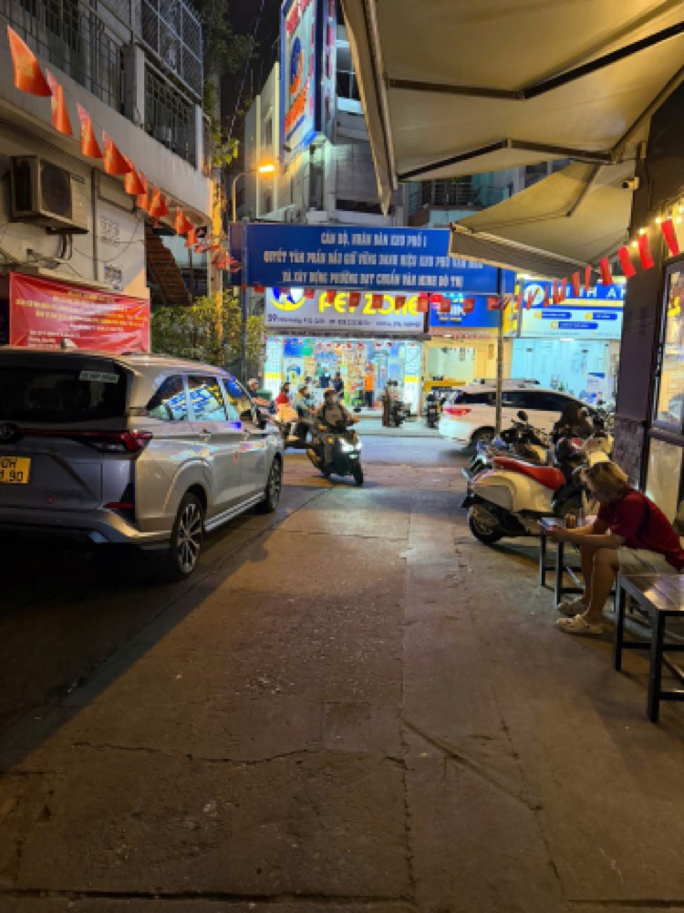 Bán nhà hẻm 84 Hòa Hưng, Quận 10