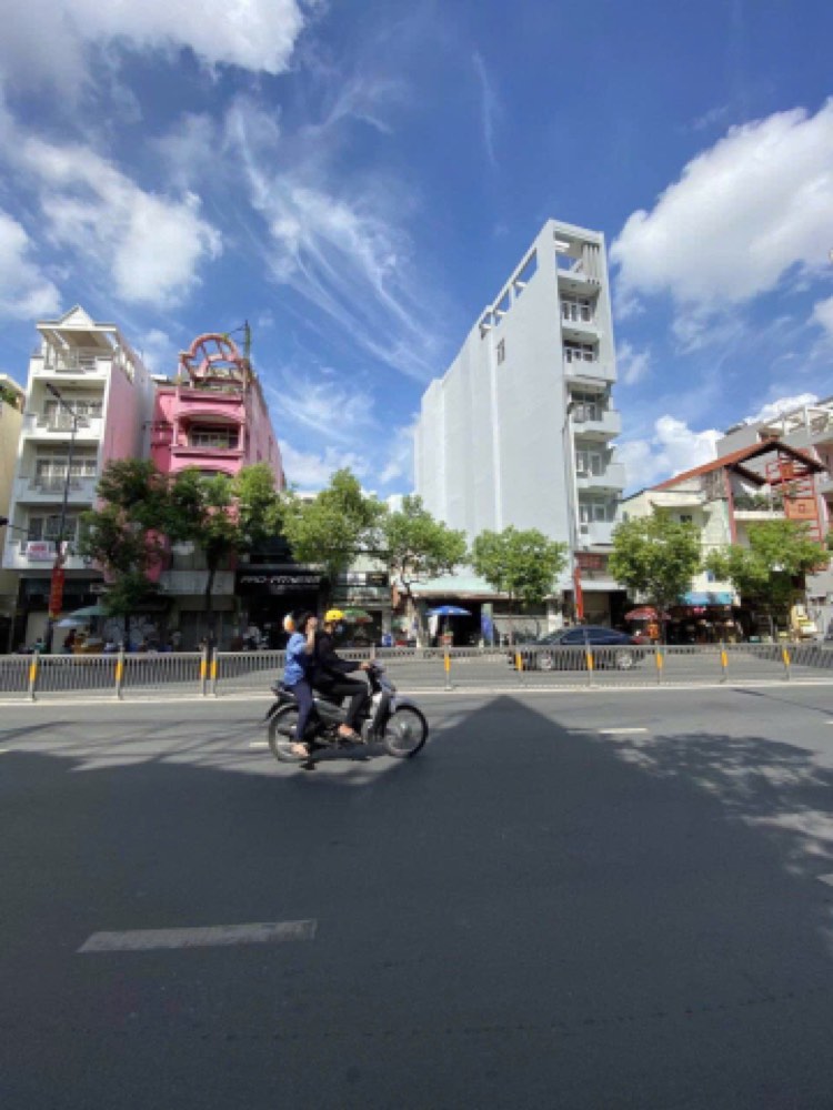 Bán nhà mặt tiền Nam Kỳ Khởi Nghĩa, Quận 3 - ảnh 1