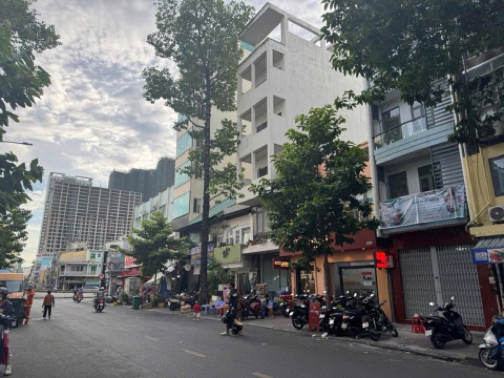 Bán nhà mặt tiền Nguyễn Công Trứ, Quận 1