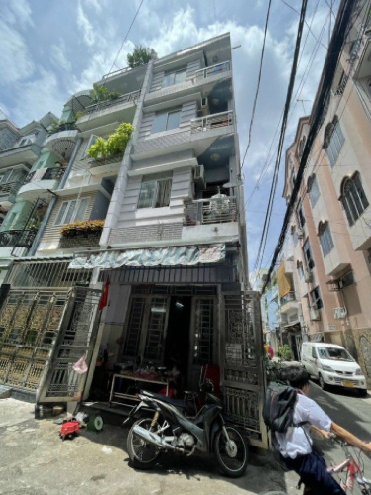 Bán nhà hẻm 876 Cách Mạng Tháng Tám, Tân Bình