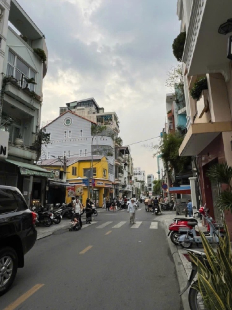 Bán nhà mặt tiền Thạch Thị Thanh, Quận 1 - ảnh 1