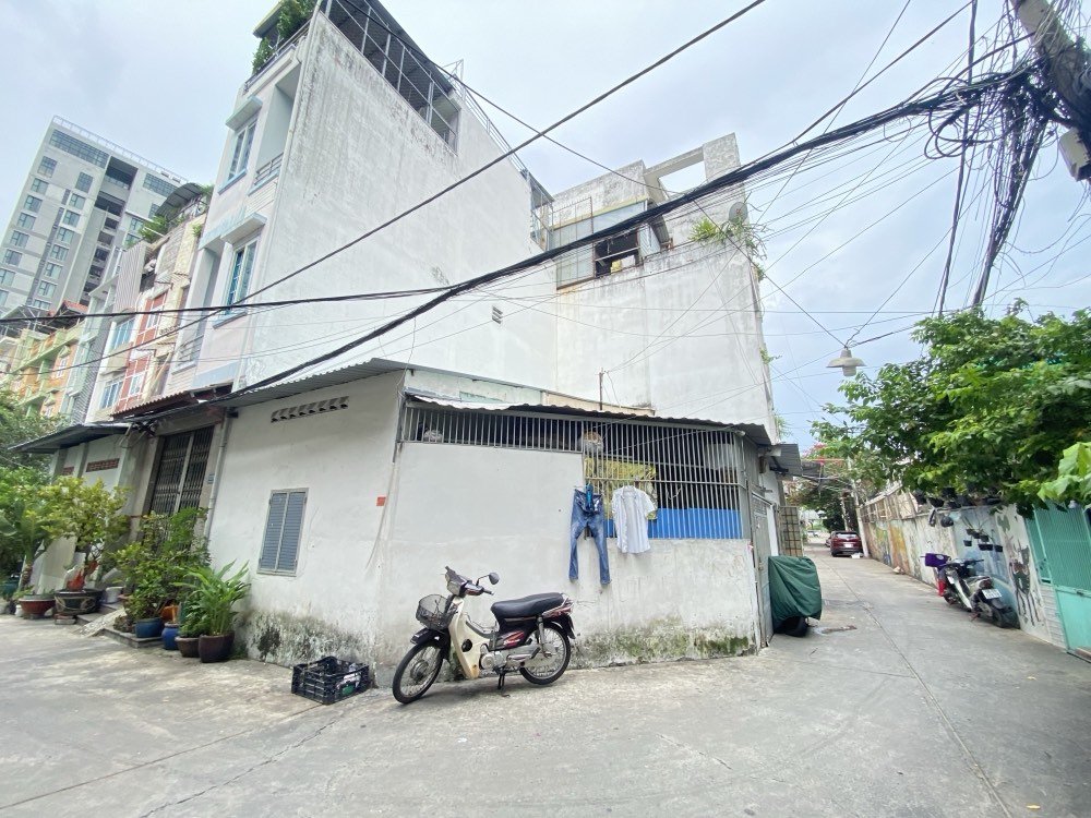 Bán nhà mặt tiền Võ Văn Kiệt, Quận 1