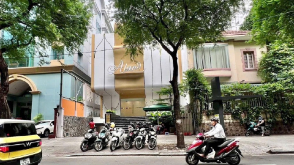 Bán nhà mặt tiền 100 Nguyễn Du, Quận 1 - ảnh 1