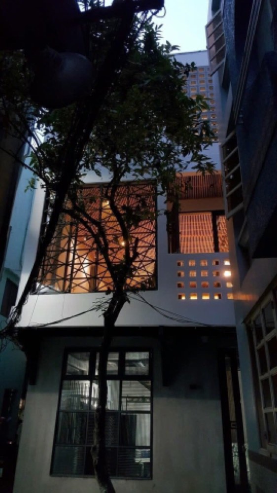 Bán nhà hẻm 212 Nguyễn Văn Nguyễn, Quận 1 - ảnh 1