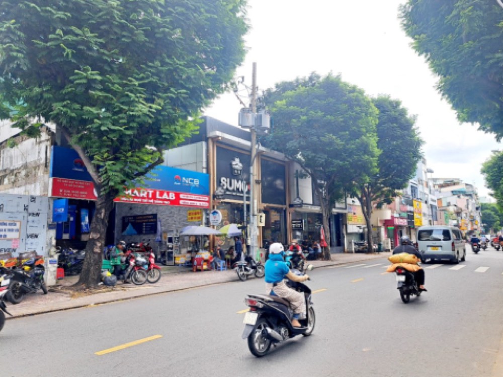 Bán nhà mặt tiền 304-304A Lê Văn Sỹ, Tân Bình - ảnh 1