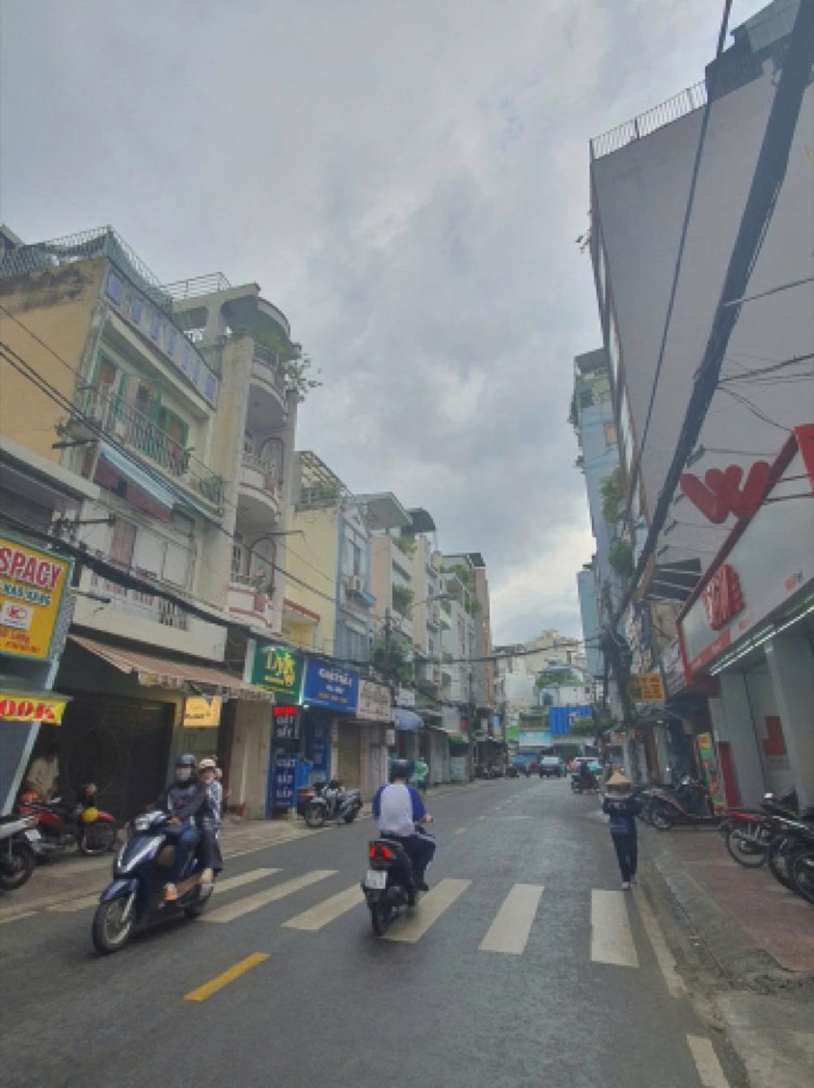 Bán nhà mặt tiền Hồ Bá Kiện, Quận 10 - ảnh 1