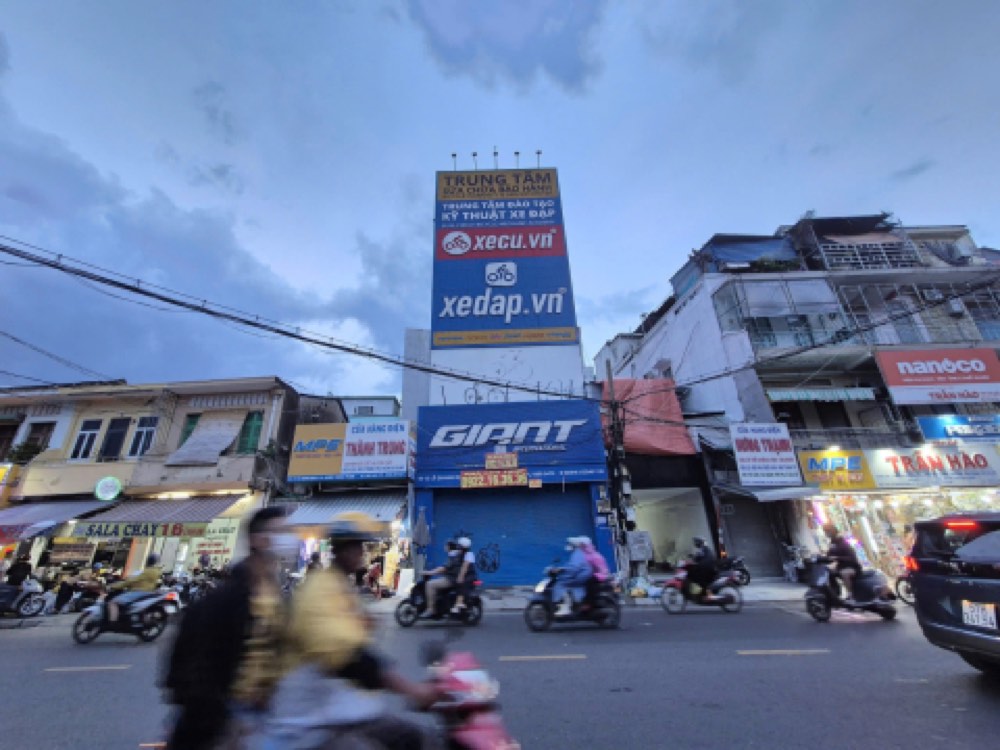 Bán nhà mặt tiền 10-12 Lê Quang Định, Bình Thạnh - ảnh 1