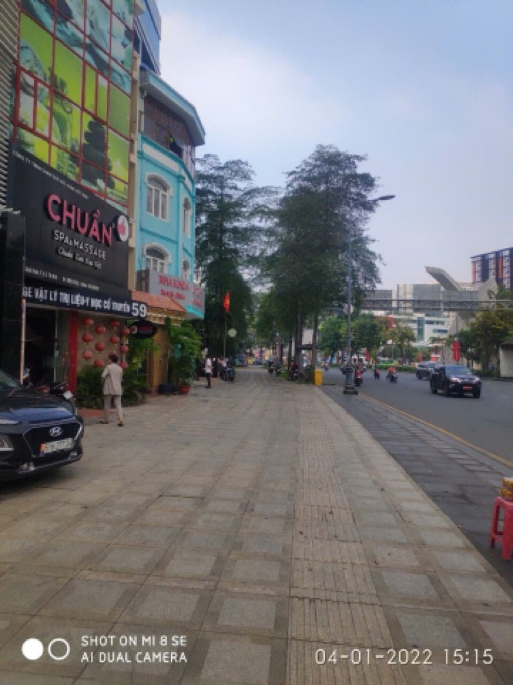 Bán nhà mặt tiền Trần Quốc Hoàn, Tân Bình