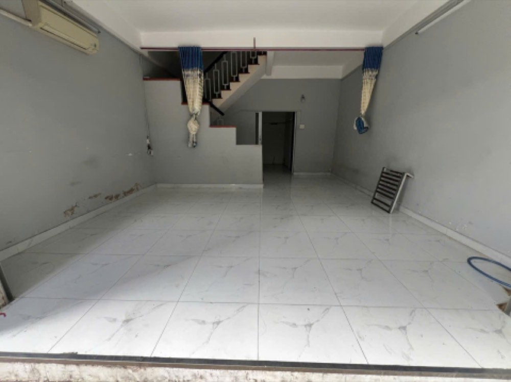 Bán nhà hẻm 131 Thành Thái, Quận 10