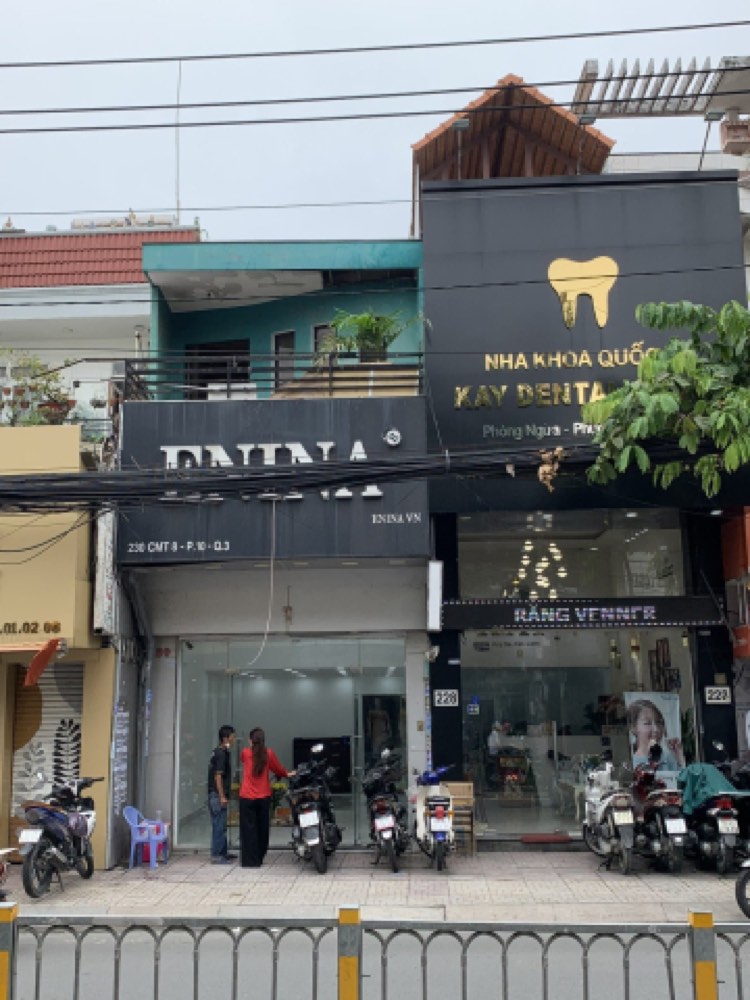 Bán nhà mặt tiền 230 Cách Mạng Tháng Tám, Quận 3 - ảnh 1