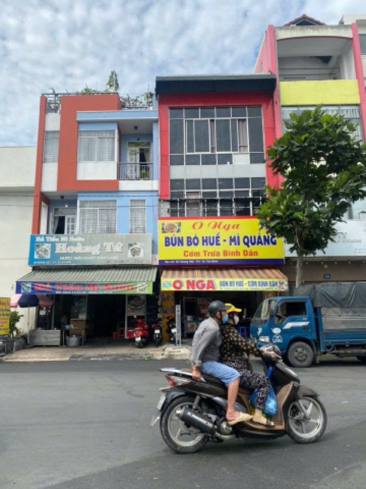 Bán nhà mặt tiền Hoàng Việt, Tân Bình - ảnh 1