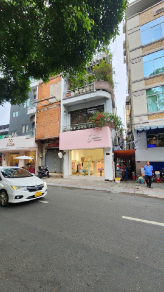 Bán nhà mặt tiền Lê Thị Riêng, Quận 1 - ảnh 1