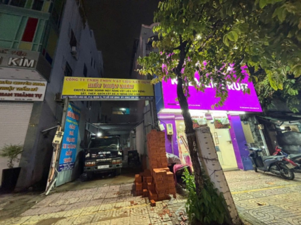 Bán nhà mặt tiền 167-169 Nguyễn Văn Cừ, Quận 5 - ảnh 1