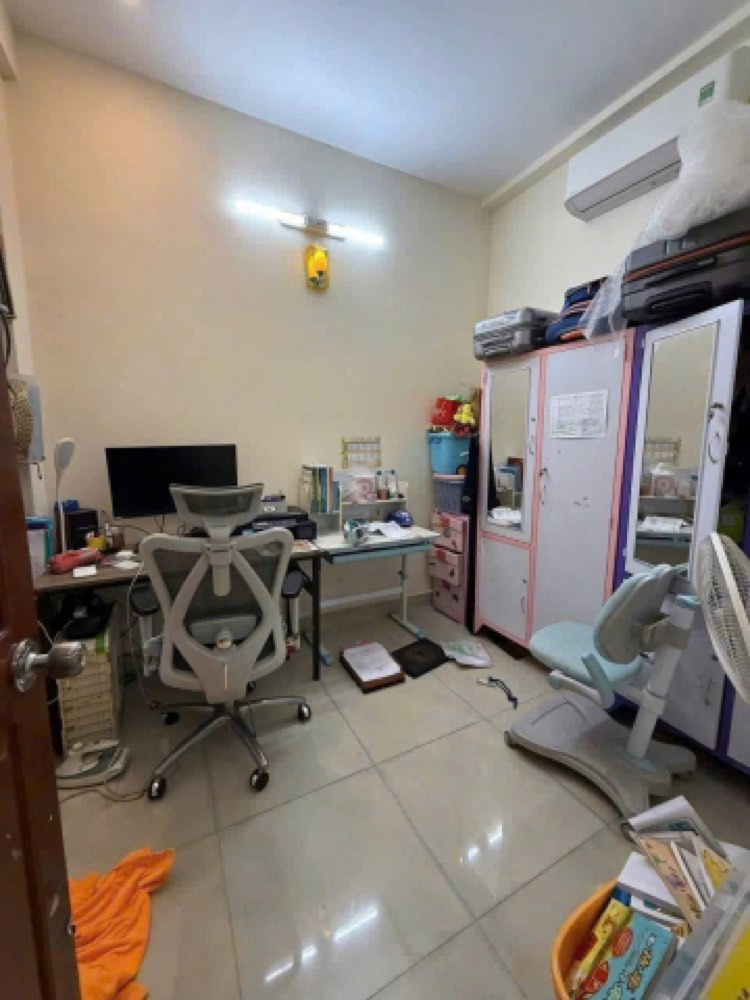 Bán nhà hẻm 212 Nguyễn Trãi, Quận 1 - ảnh 1