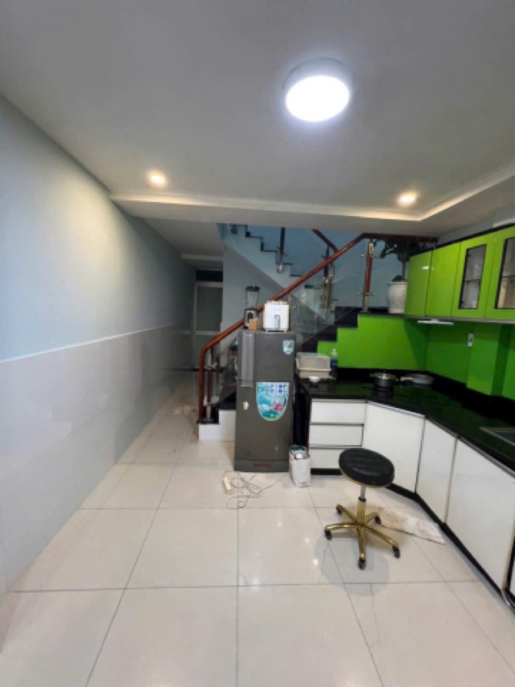 Bán nhà hẻm 100 Nguyễn Ngọc Lộc, Quận 10