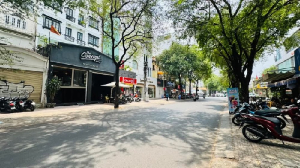 Bán nhà mặt tiền 27-29 Bà Huyện Thanh Quan, Quận 3 - ảnh 1