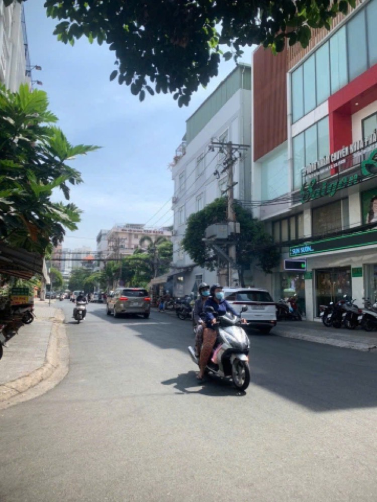 Bán nhà 702/2 Sư Vạn Hạnh, Quận 10 - ảnh chính