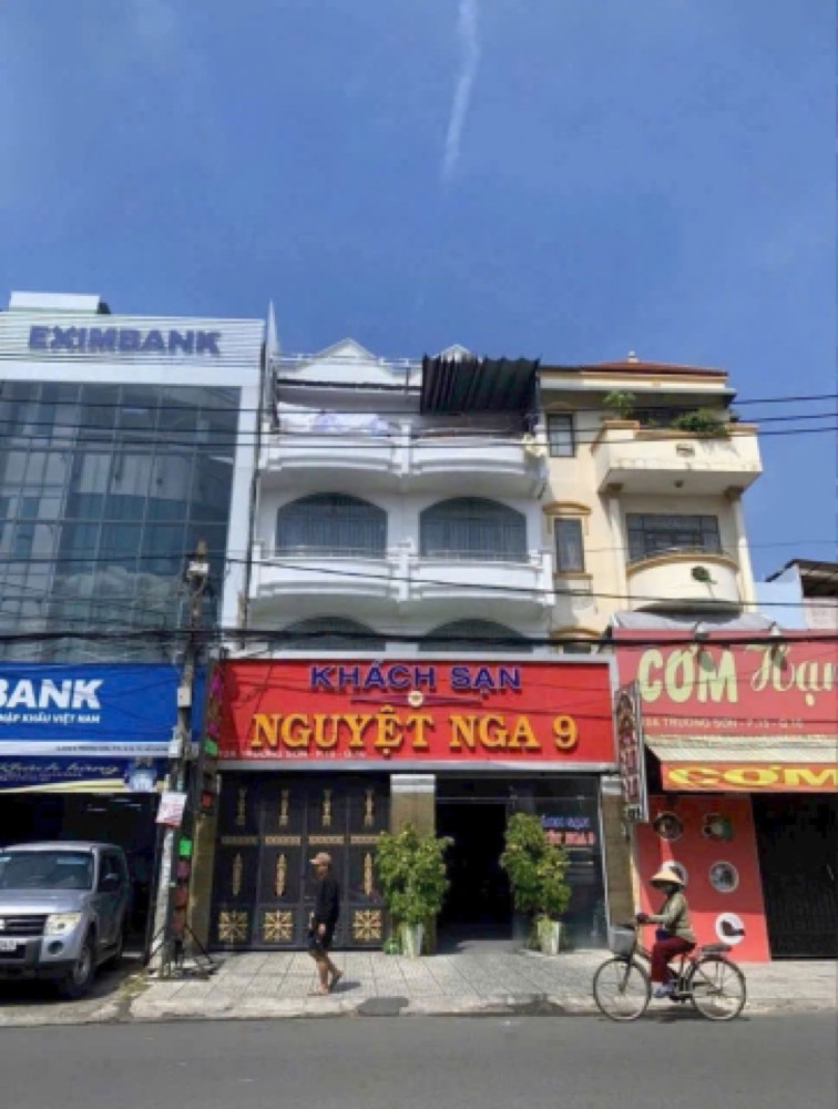 Bán nhà mặt tiền 12a Trường Sơn, Quận 10 - ảnh 1