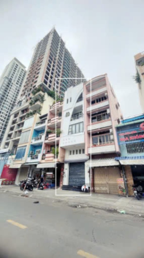 Bán nhà mặt tiền Cô Giang, Quận 1 - ảnh 1