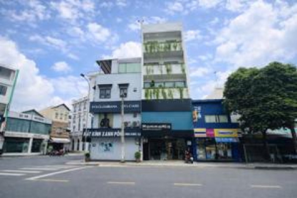 Bán nhà mặt tiền Hoàng Việt, Tân Bình