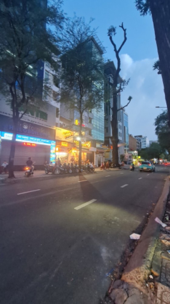 Bán nhà mặt tiền 47 Võ Văn Tần, Quận 3 - ảnh 1